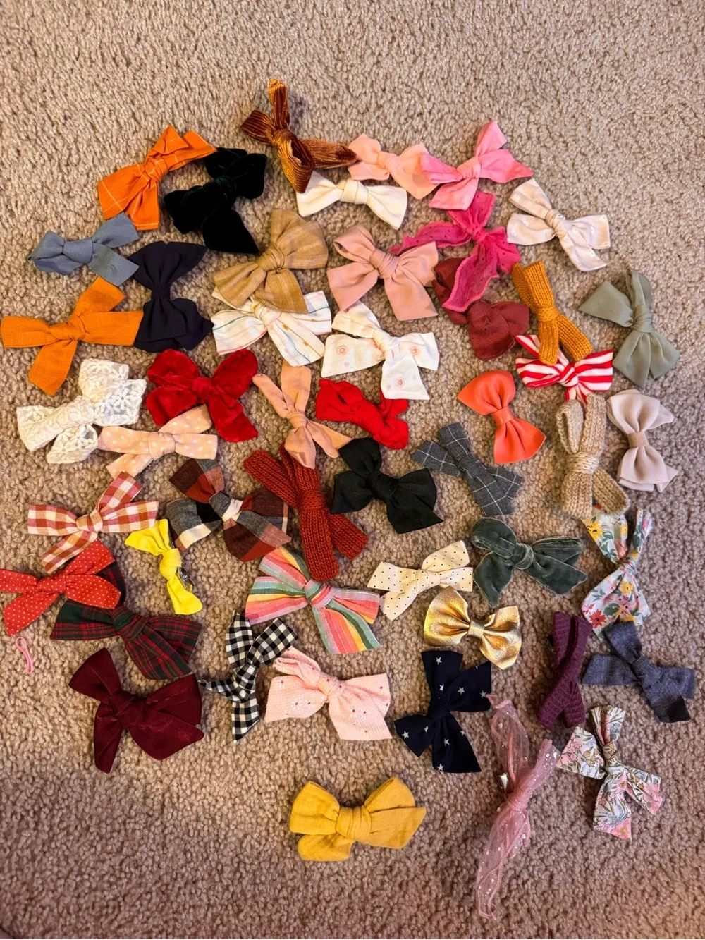 HUGE lot of Little Poppy Co baby/toddler/kid hair bows (look at all photos)